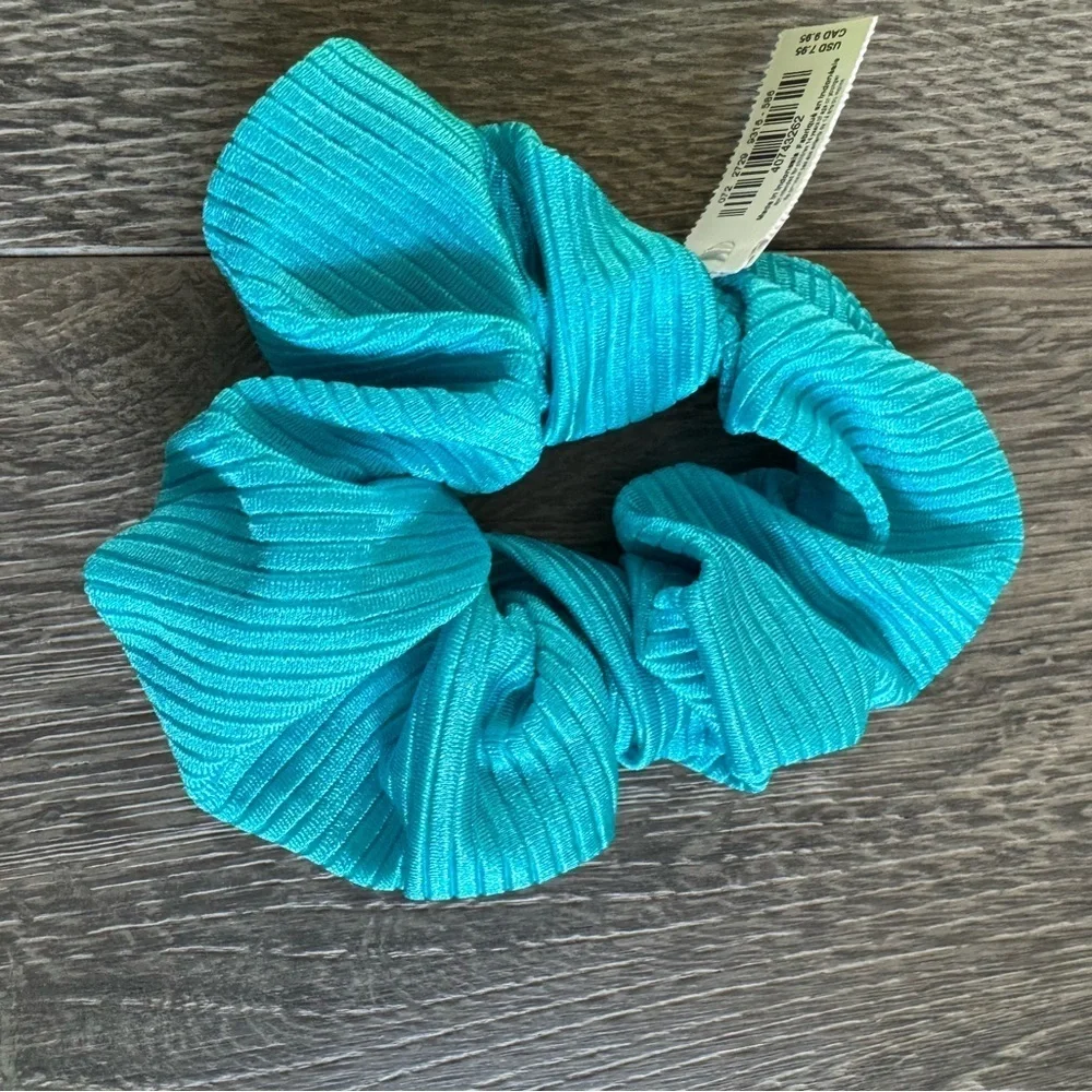 Lot of 4 Aerie Scrunchies